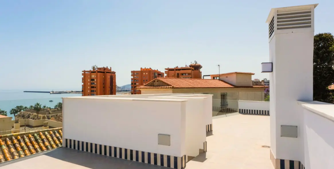 Продажа двухуровневых апартаментов в Málaga Este 5