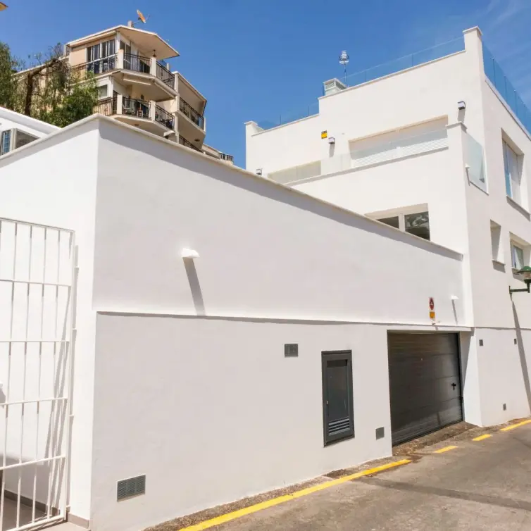 Продажа двухуровневых апартаментов в Málaga Este