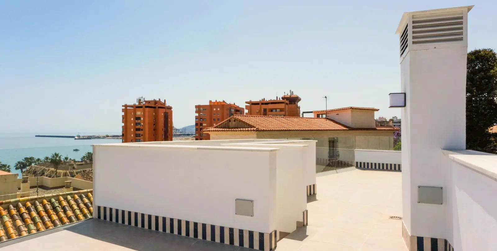 Продажа двухуровневых апартаментов в Málaga Este 5