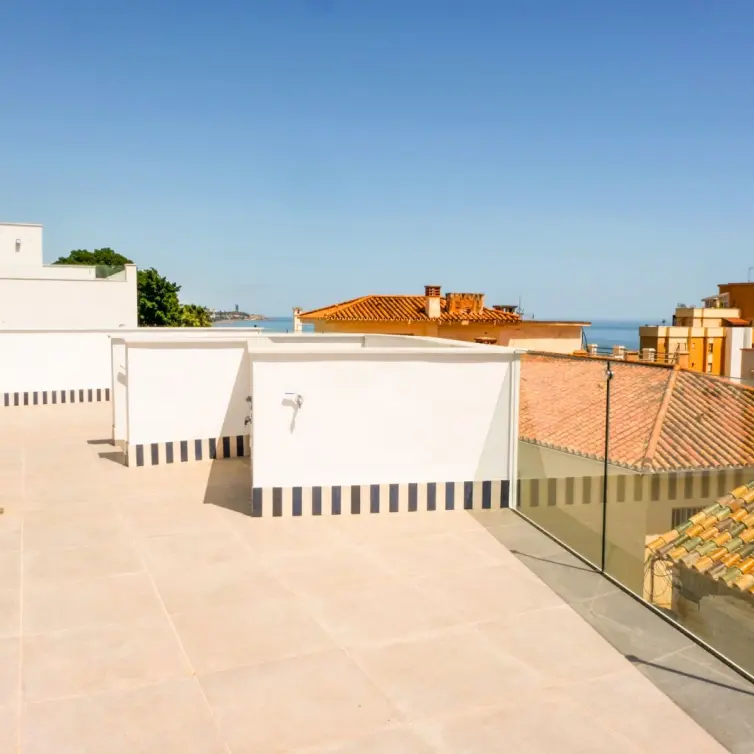 Продажа двухуровневых апартаментов в Málaga Este