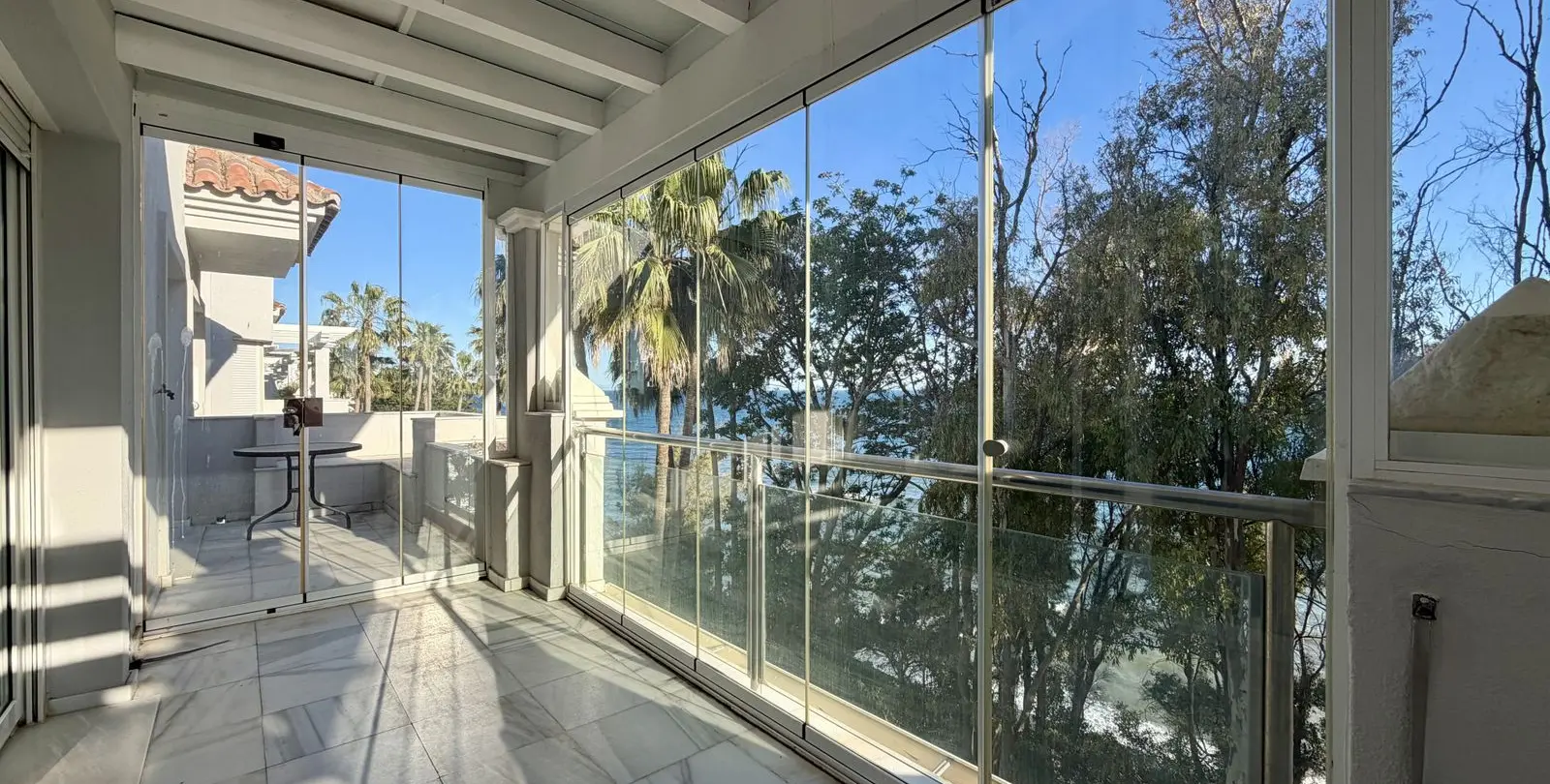 Sale of penthouse duplex in Estepona 3