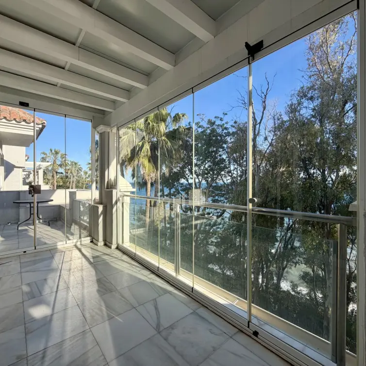 Sale of penthouse duplex in Estepona