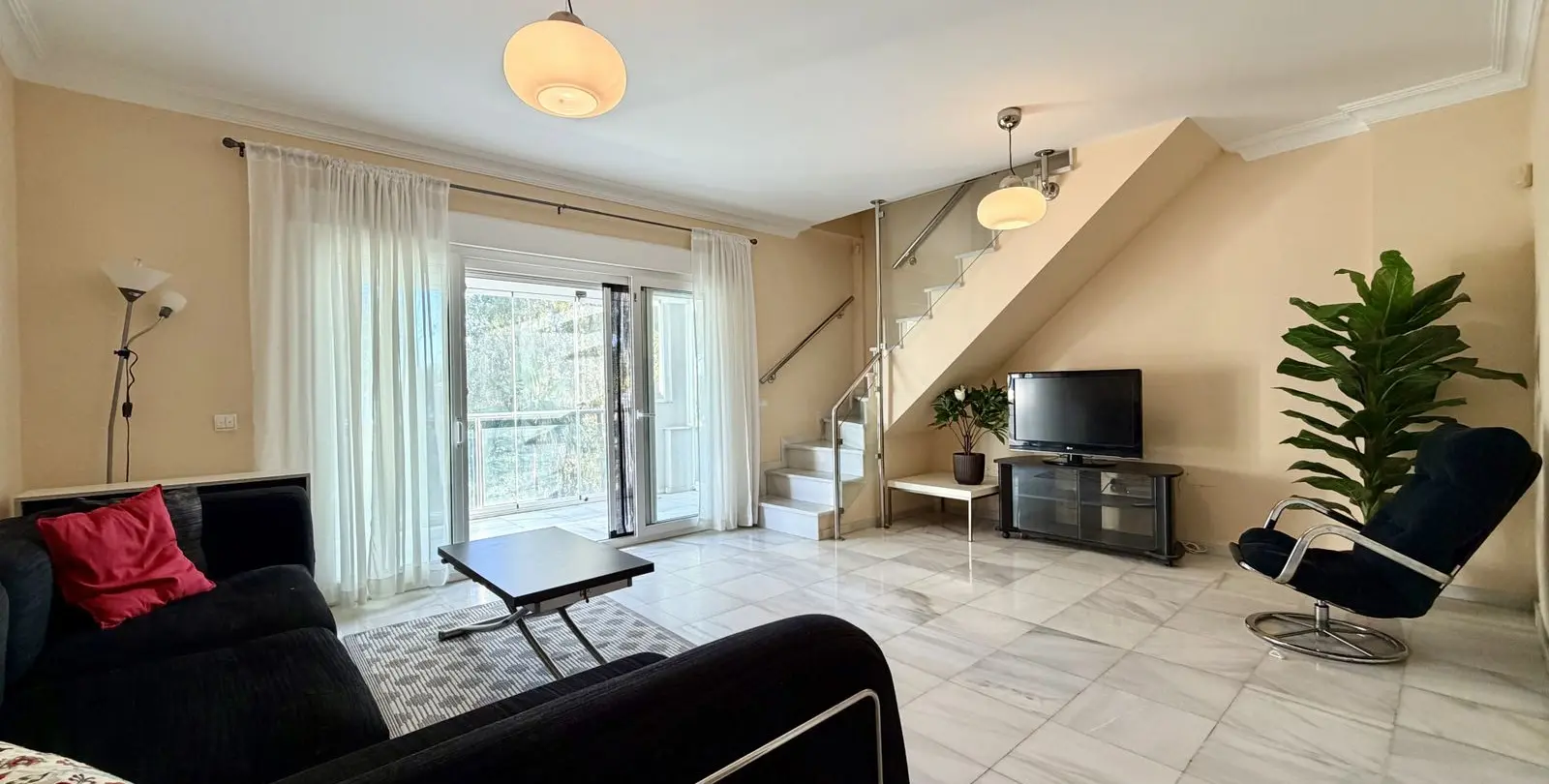 Sale of penthouse duplex in Estepona 4