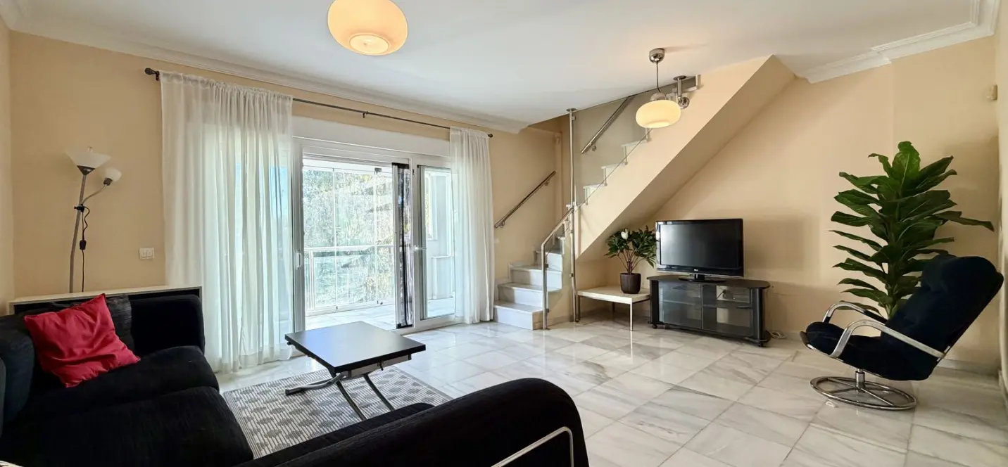Sale of penthouse duplex in Estepona 3
