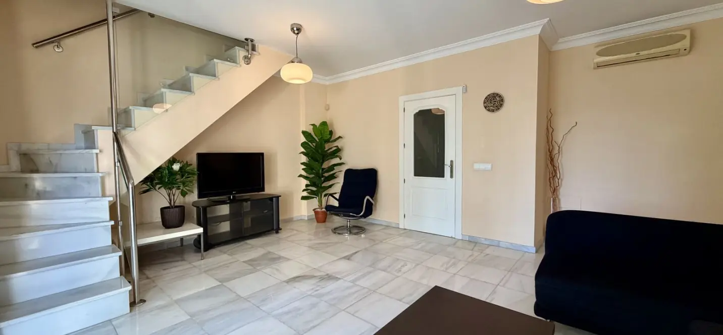 Sale of penthouse duplex in Estepona 4