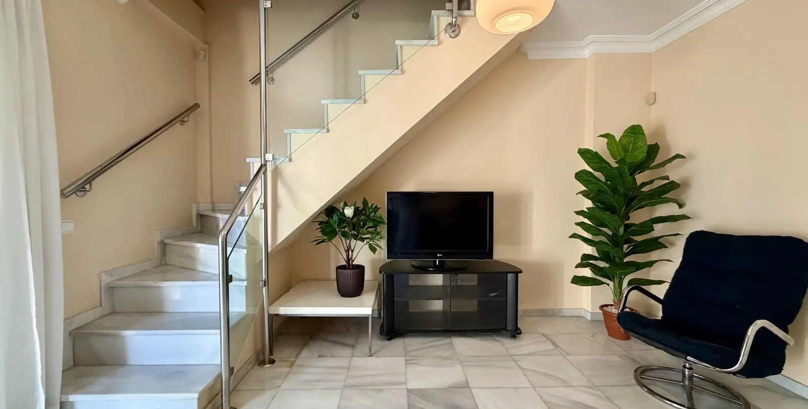 Sale of penthouse duplex in Estepona 6