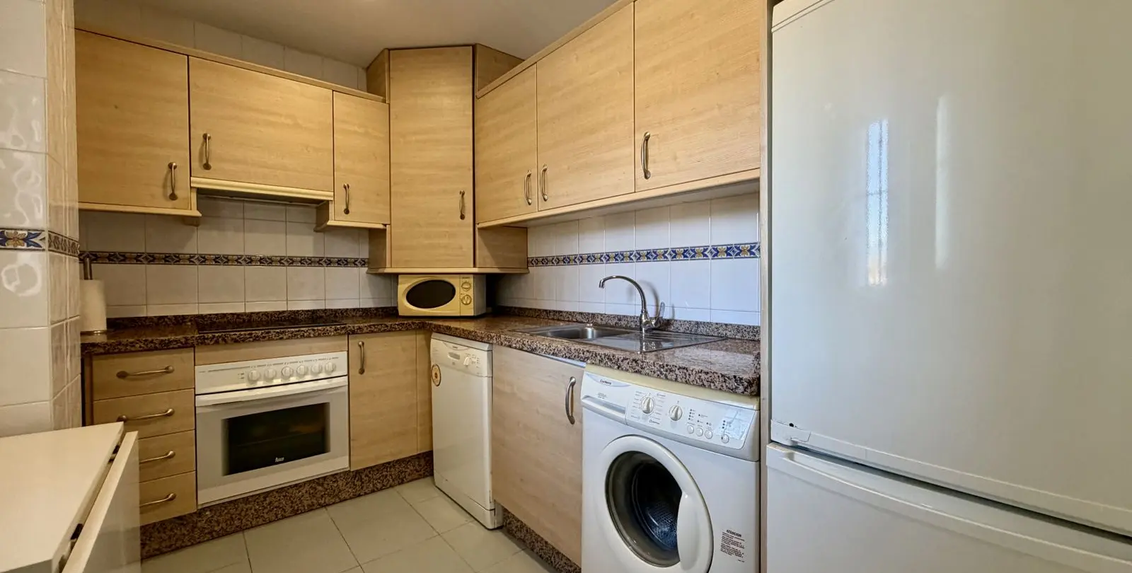 Sale of penthouse duplex in Estepona 8