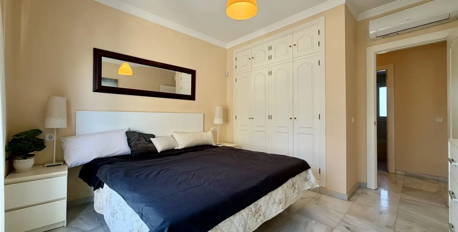 Sale of penthouse duplex in Estepona 12