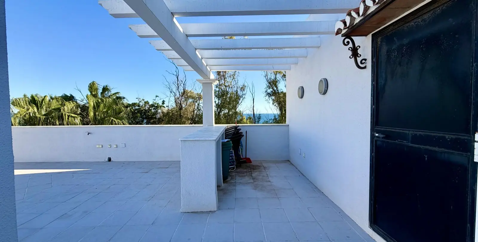 Sale of penthouse duplex in Estepona 20