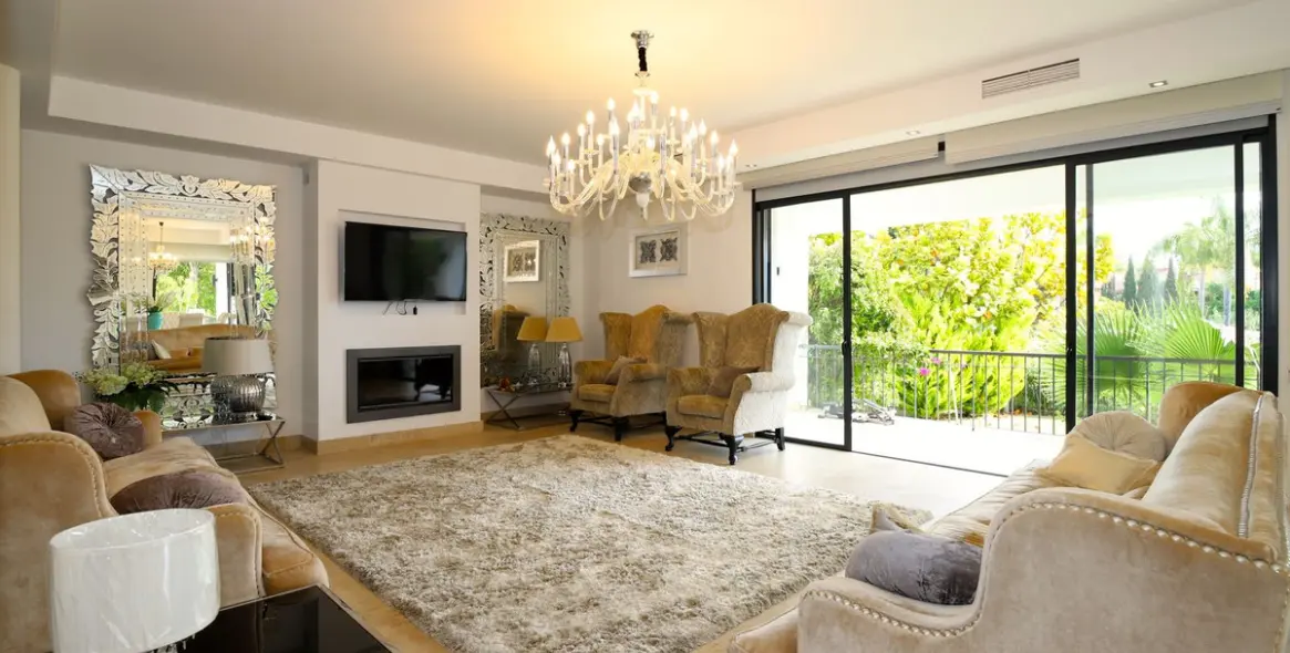 Sale of detached villa in Nueva Andalucía 14