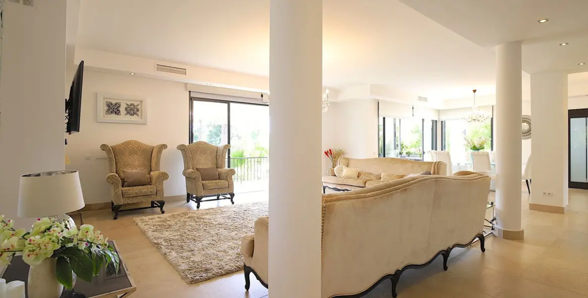 Sale of detached villa in Nueva Andalucía 18