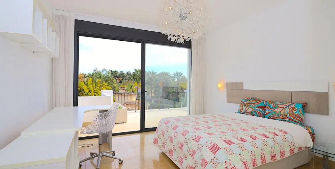 Sale of detached villa in Nueva Andalucía 24