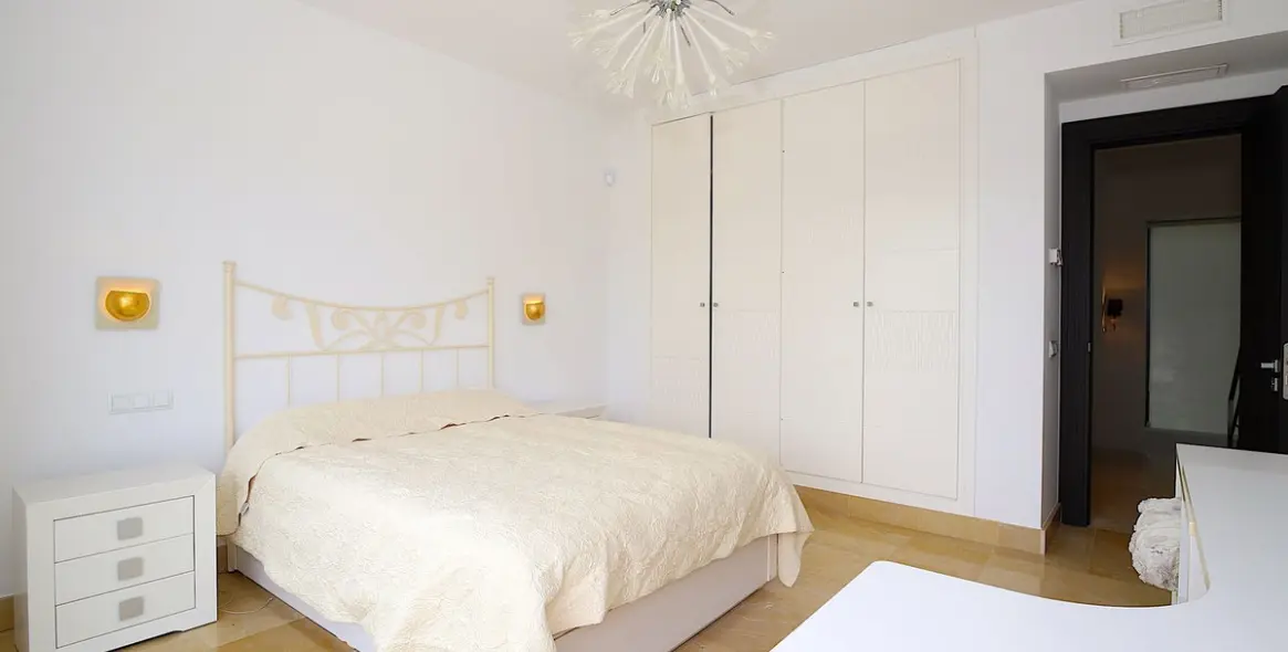 Sale of detached villa in Nueva Andalucía 30