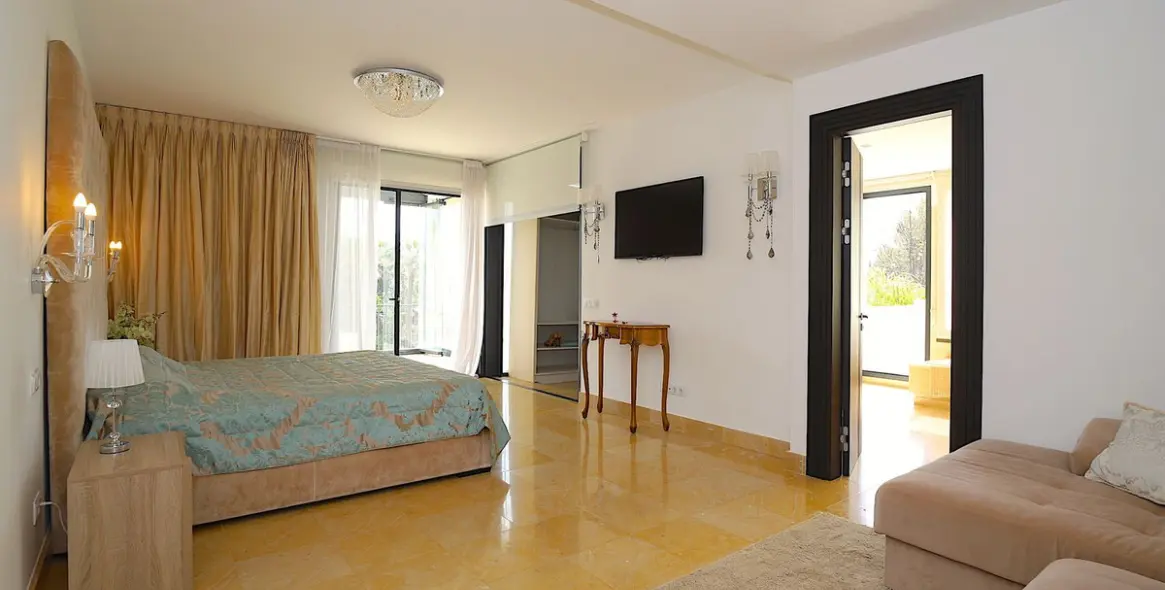Sale of detached villa in Nueva Andalucía 31