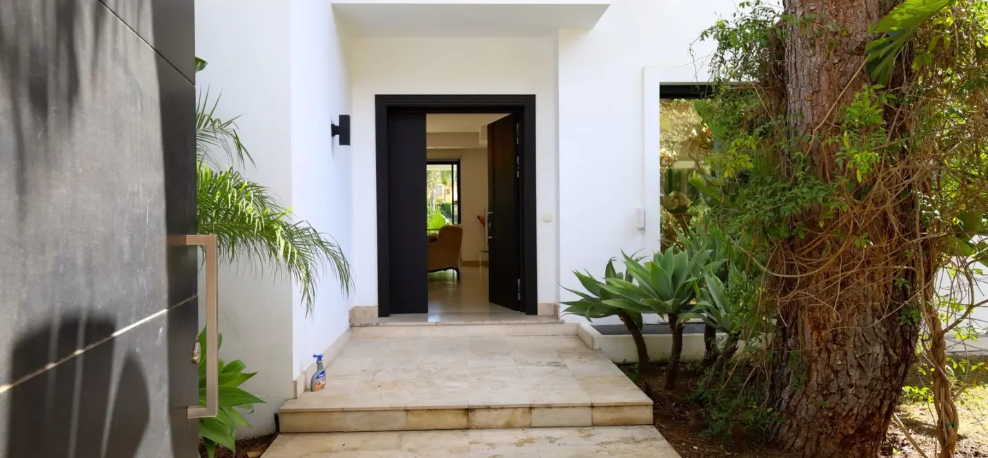Sale of detached villa in Nueva Andalucía 1