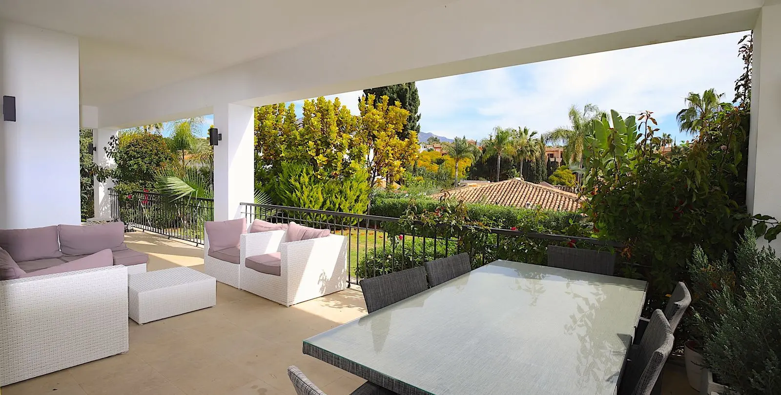 Venta de villa independiente en Nueva Andalucía 9