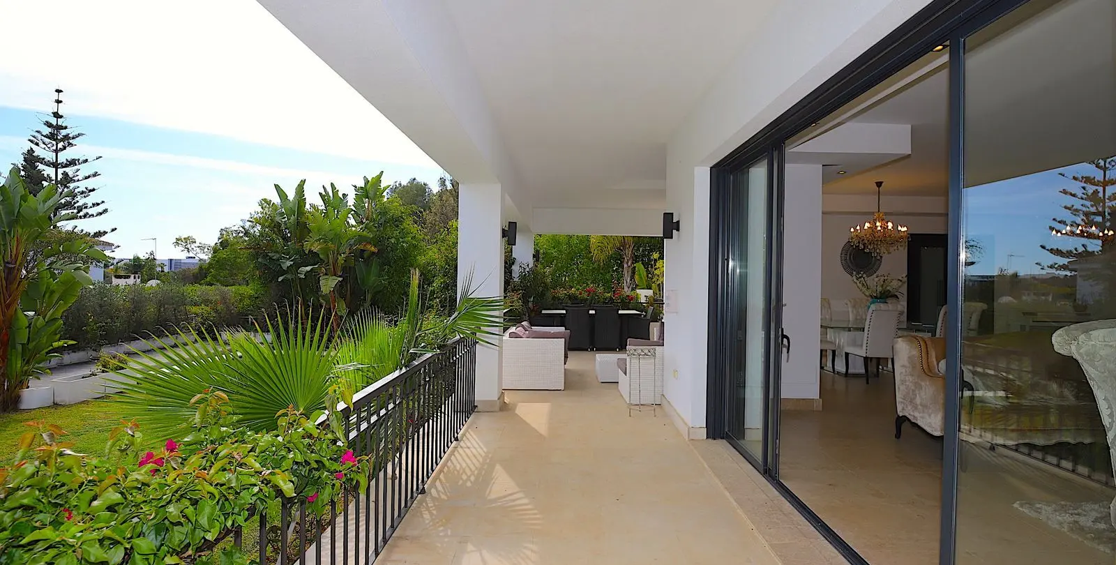 Venta de villa independiente en Nueva Andalucía 10