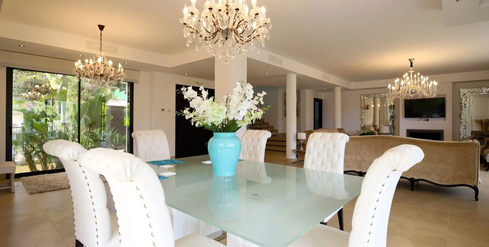 Venta de villa independiente en Nueva Andalucía 11