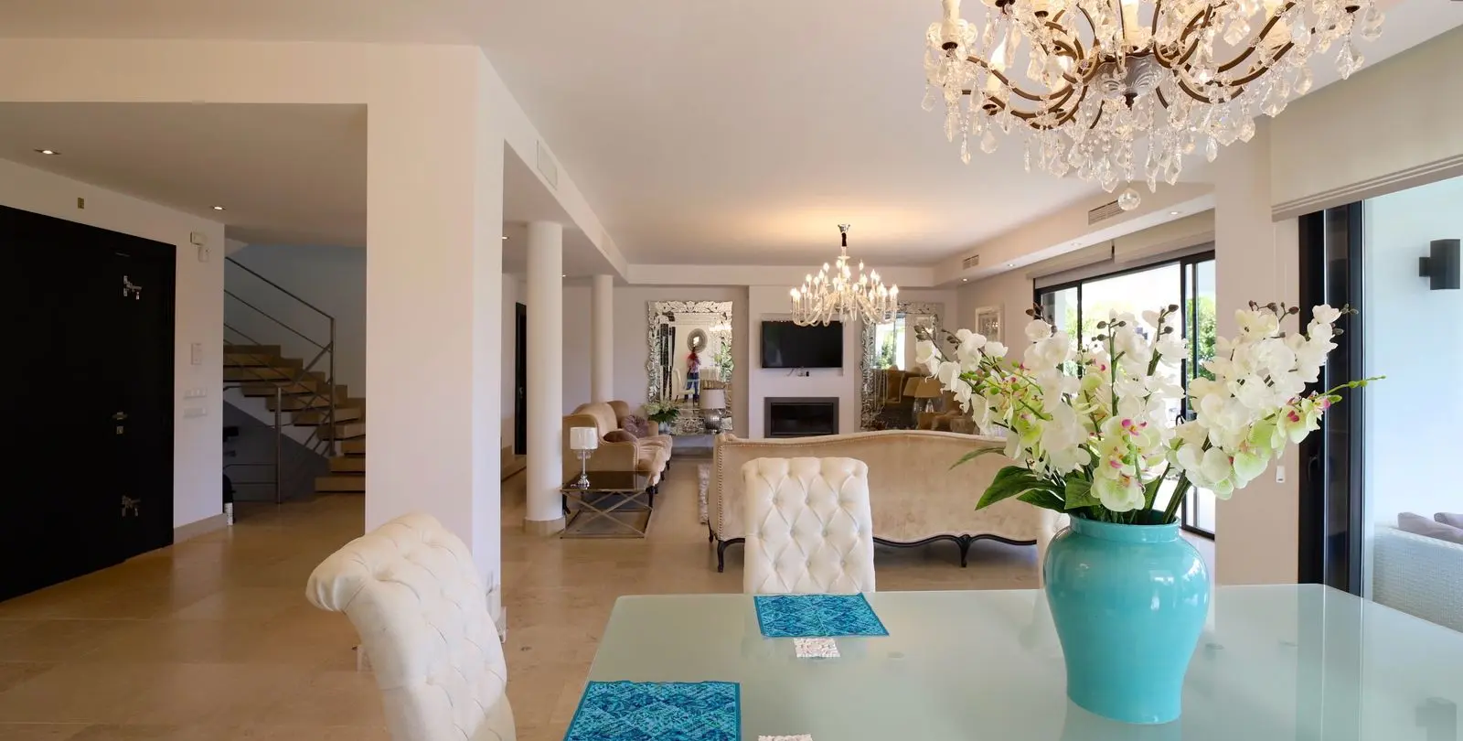 Venta de villa independiente en Nueva Andalucía 12