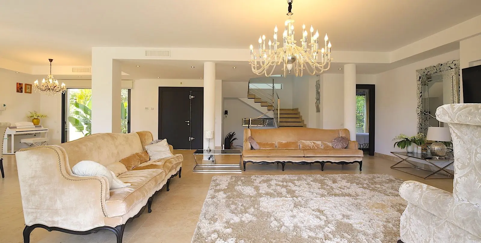 Venta de villa independiente en Nueva Andalucía 13