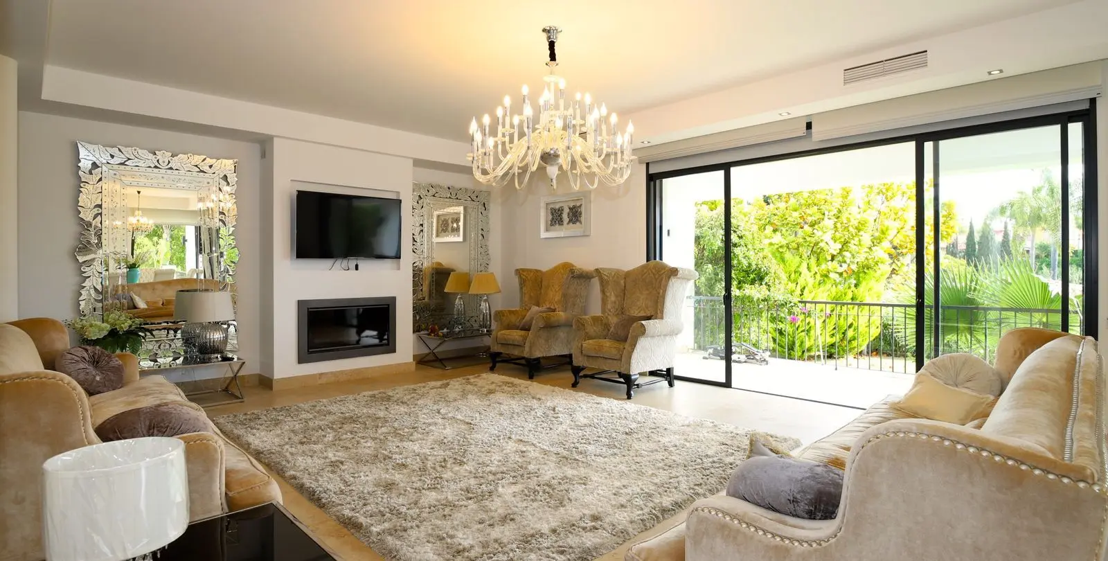 Venta de villa independiente en Nueva Andalucía 14