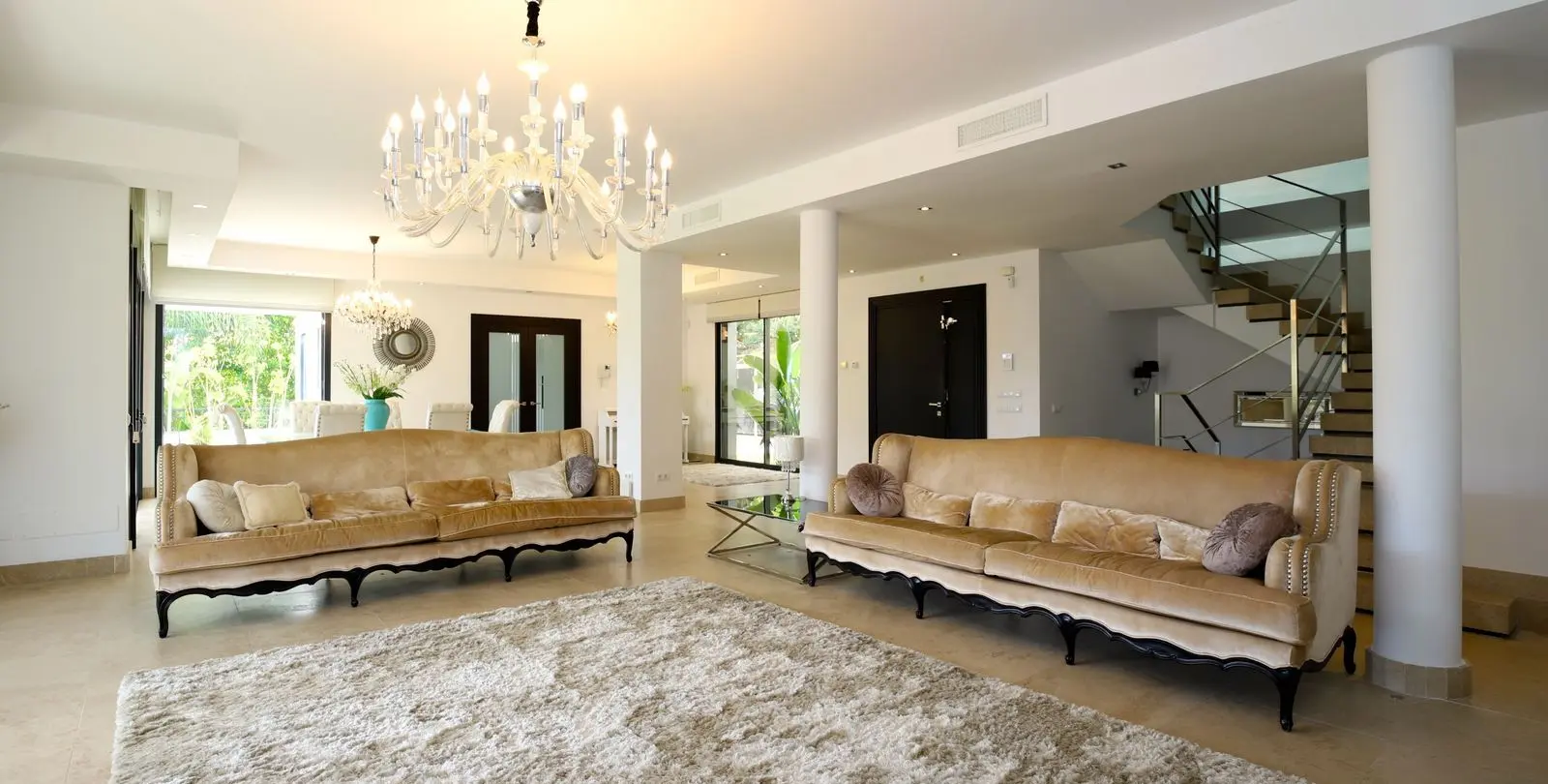 Venta de villa independiente en Nueva Andalucía 15