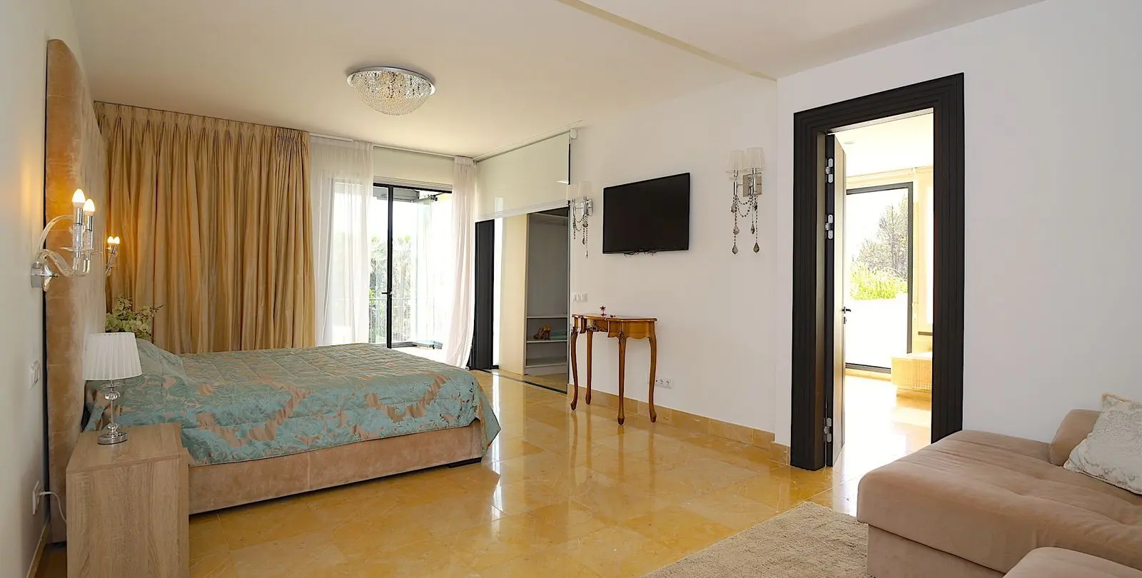 Venta de villa independiente en Nueva Andalucía 31