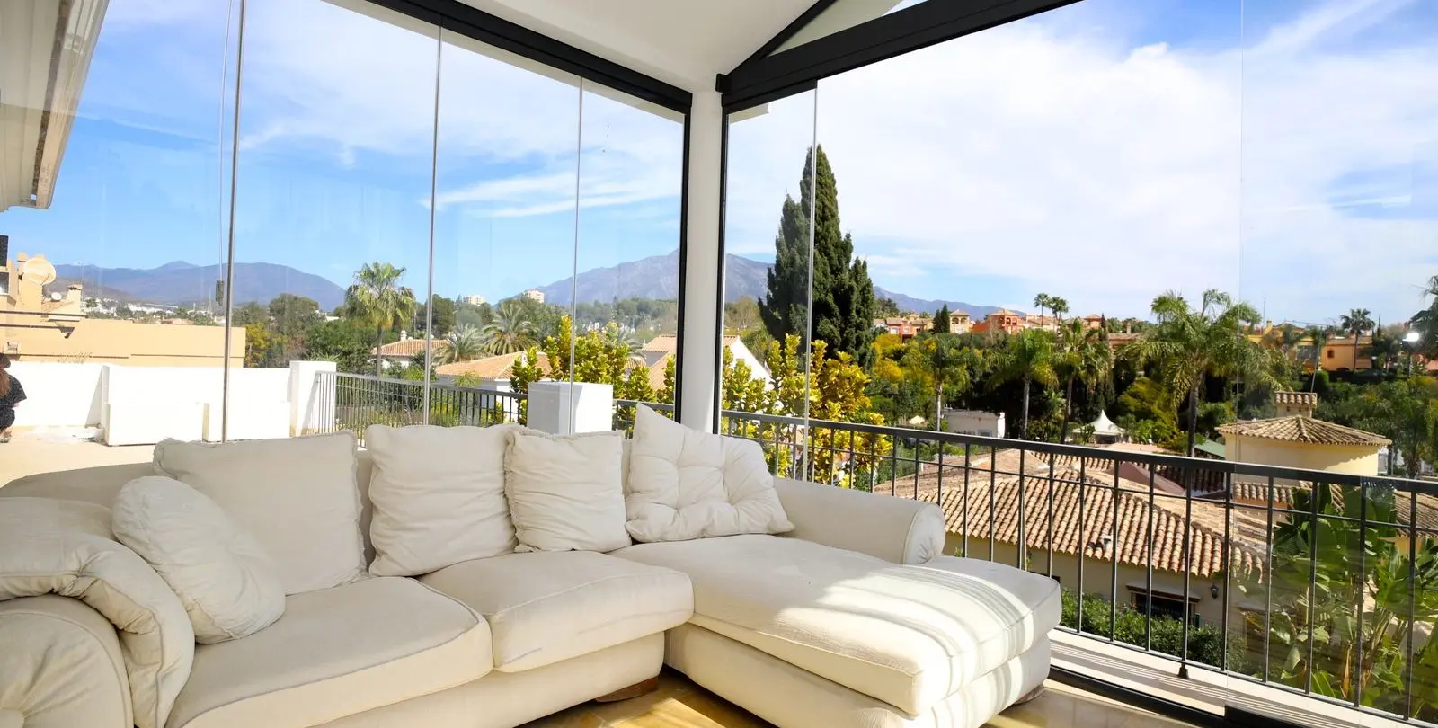 Venta de villa independiente en Nueva Andalucía 32