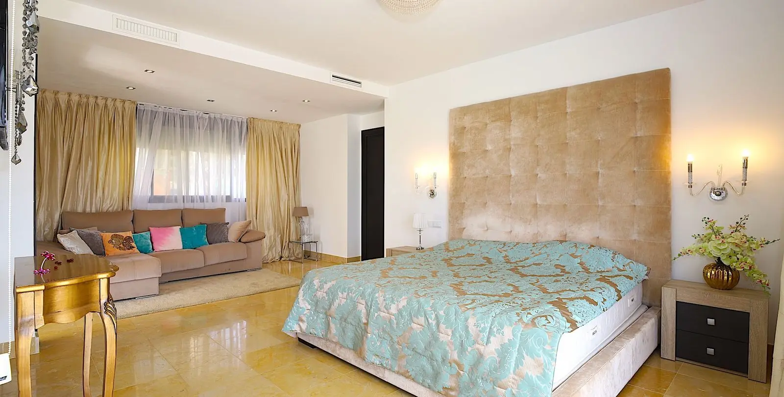 Venta de villa independiente en Nueva Andalucía 34