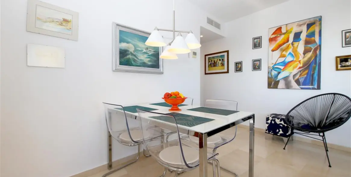 Short-term rent of middle floor apartment in Estepona 5