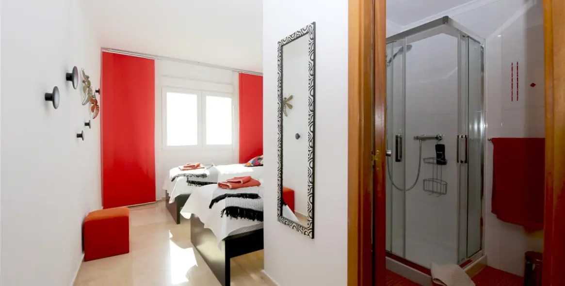 Short-term rent of middle floor apartment in Estepona 15