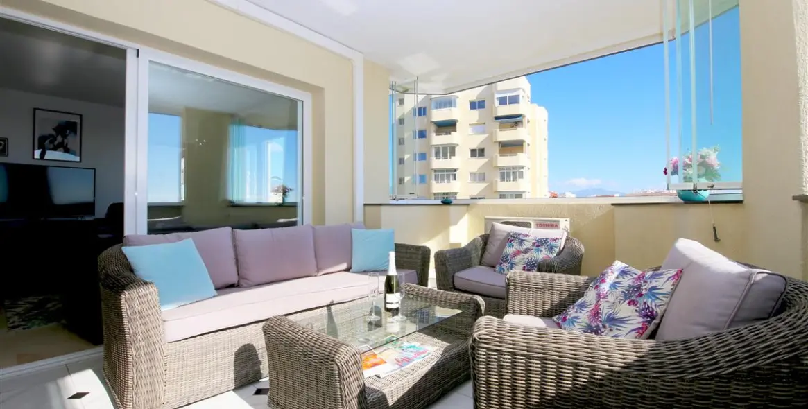 Short-term rent of middle floor apartment in Estepona 18