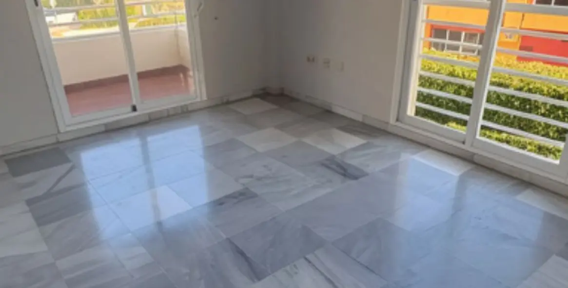 Долгосрочная аренда апартаментов на первом этаже в Marbella 10