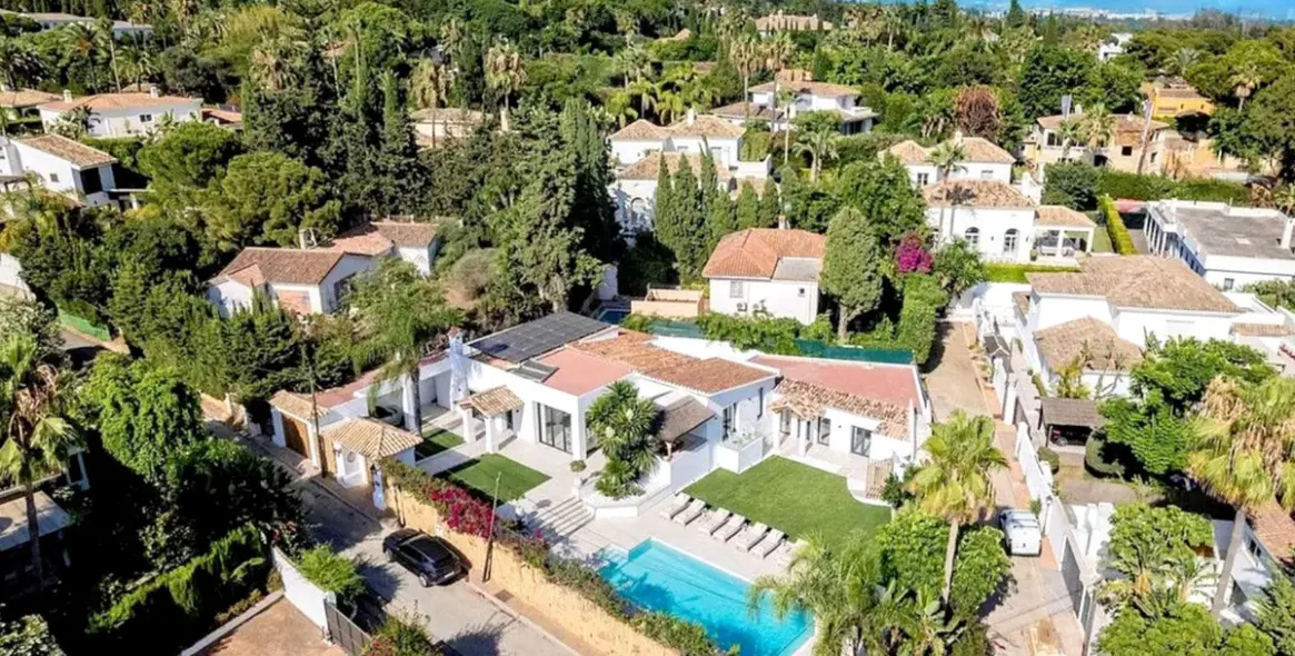 Alquiler a largo plazo de villa independiente en Nagüeles 1