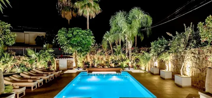 Alquiler a largo plazo de villa independiente en Nagüeles 1