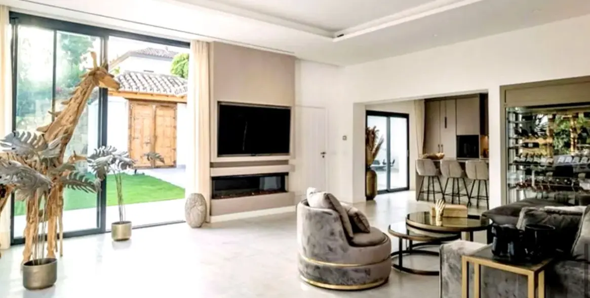 Alquiler a largo plazo de villa independiente en Nagüeles 7