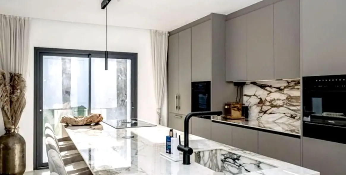 Alquiler a largo plazo de villa independiente en Nagüeles 8