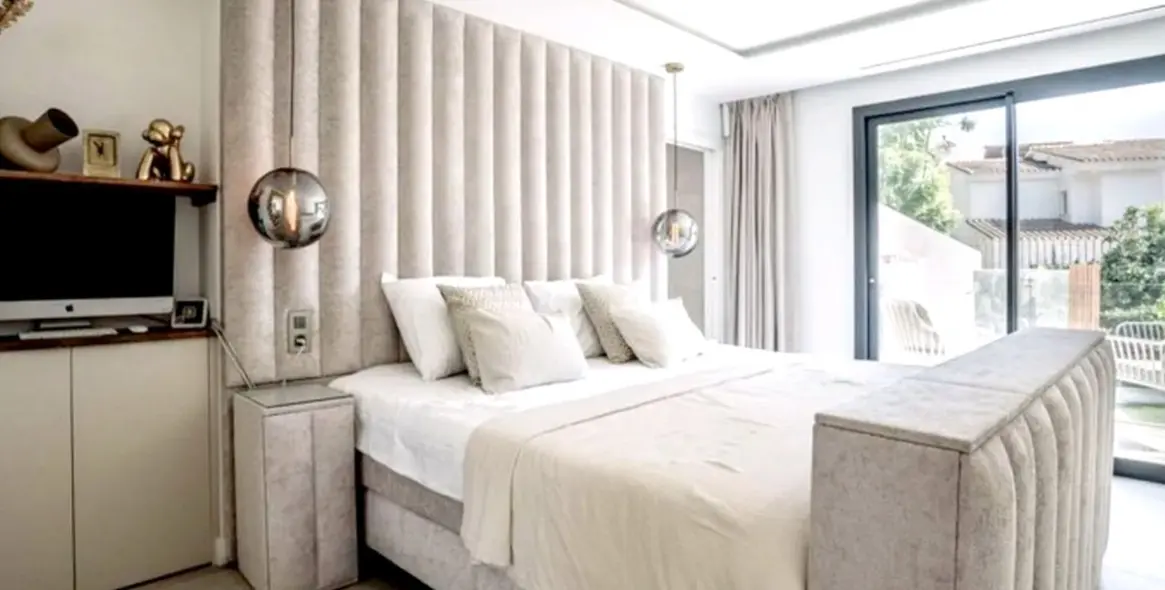 Alquiler a largo plazo de villa independiente en Nagüeles 12