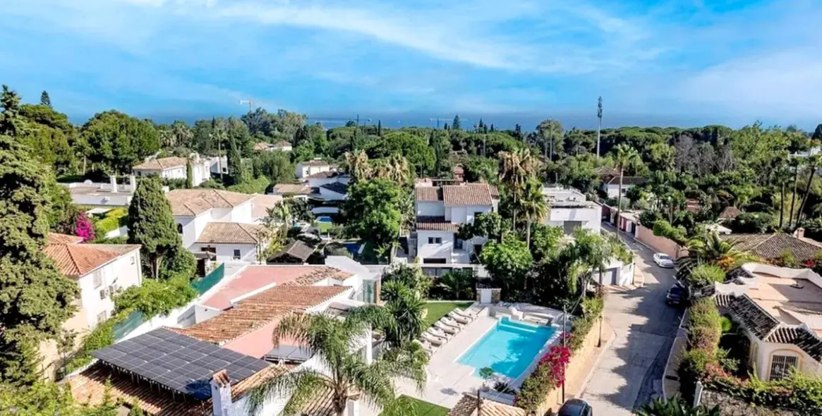 Alquiler a largo plazo de villa independiente en Nagüeles 14