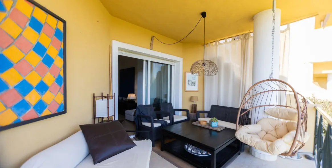 Sale of middle floor apartment in Bel Air 2