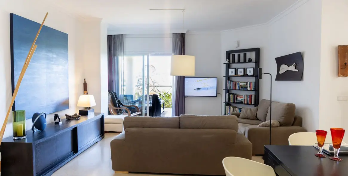 Sale of middle floor apartment in Bel Air 3