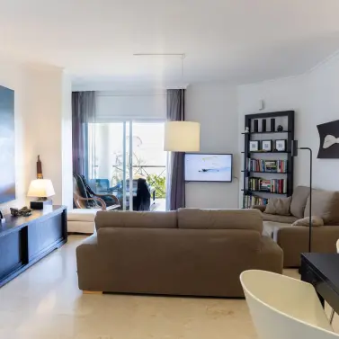 Venta de apartamento en planta media en Bel Air