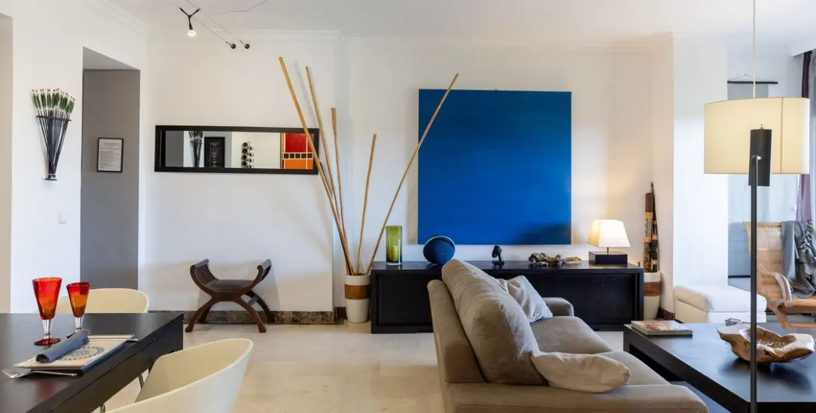 Sale of middle floor apartment in Bel Air 4