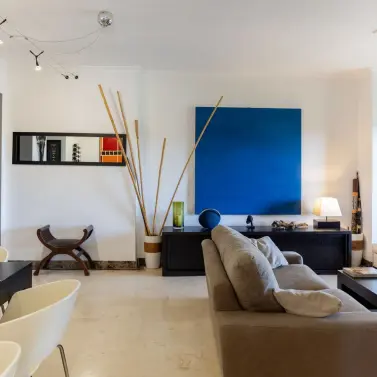 Venta de apartamento en planta media en Bel Air