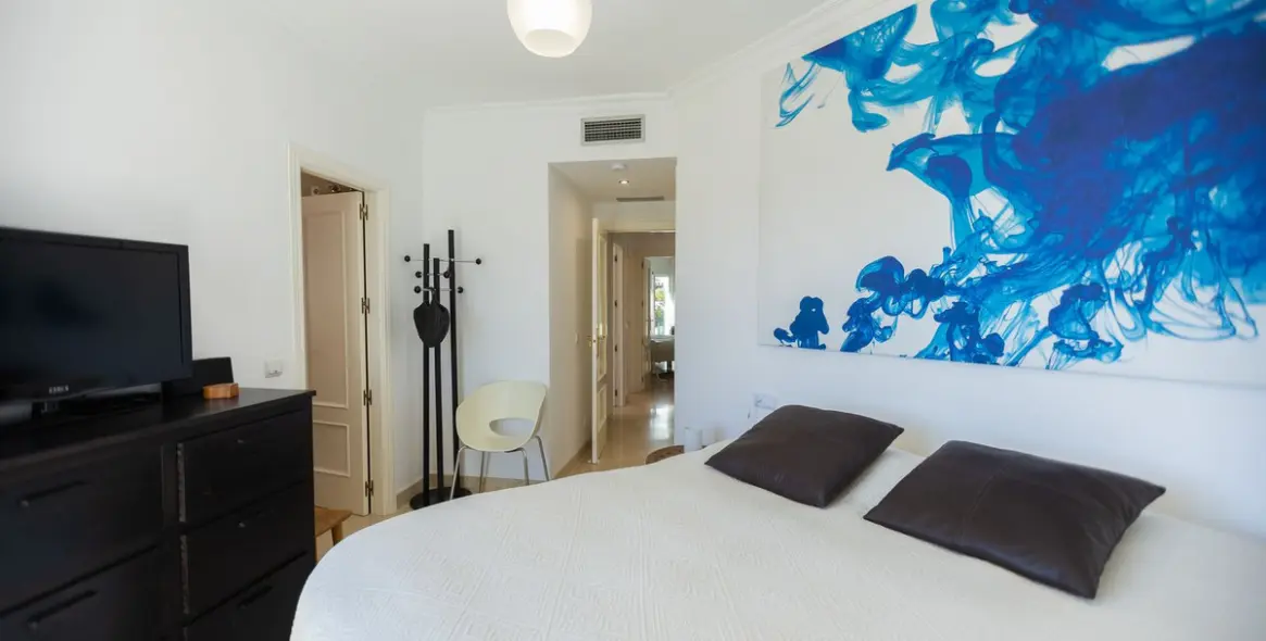 Sale of middle floor apartment in Bel Air 6