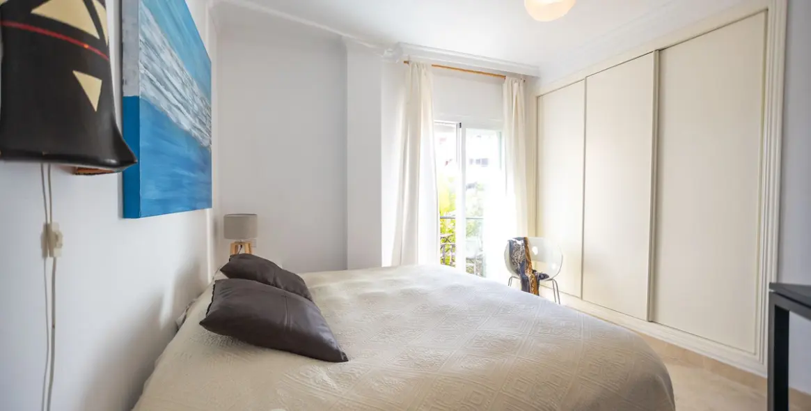 Sale of middle floor apartment in Bel Air 8