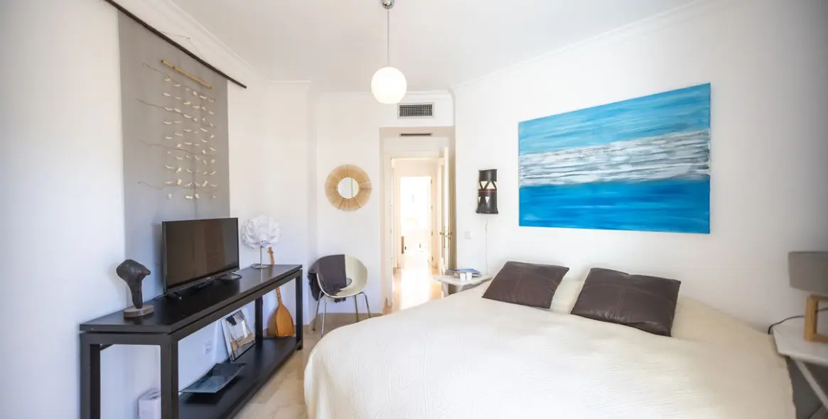 Sale of middle floor apartment in Bel Air 9