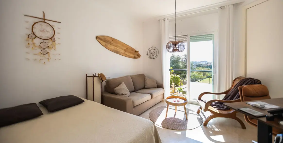 Sale of middle floor apartment in Bel Air 10