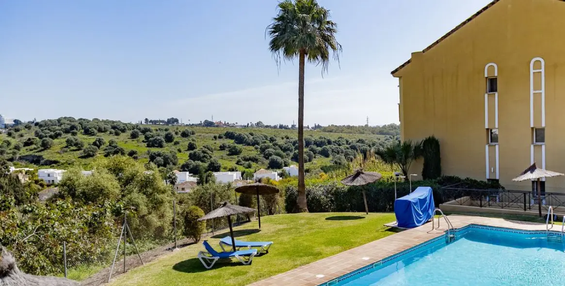 Sale of middle floor apartment in Bel Air 15