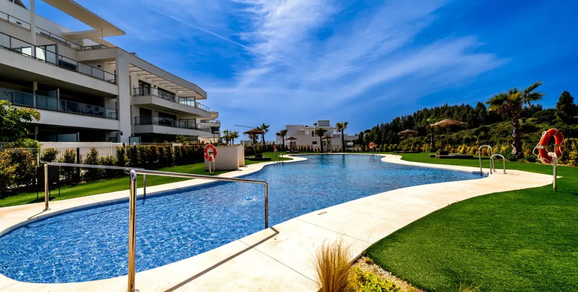 Продажа апартаментов на первом этаже в El Faro 4